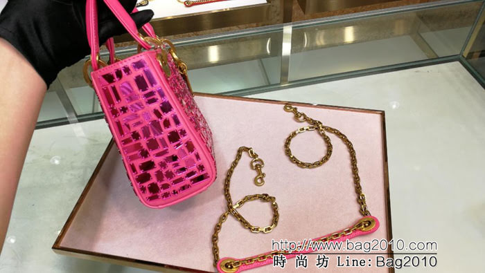 DIOR迪奧 FW 18光滑小牛皮袖珍手提包 鏡面馬賽克刺繡 可手提亦可肩背或斜挎  zdo1235